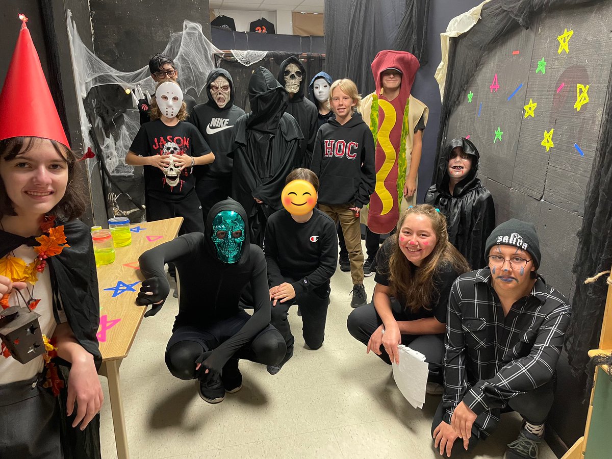 MissJadoonanan's tweet photo. Today marked @ArdaghBluffsPS FIRST ever Fall Fun Fair, hosted by our Grade 8 students. We saw amazing leadership, teamwork and effort all throughout the process. Well done bengals, and we hope our school had an a-MAZE-ing time today!! 🎃 👻 https://t.co/1BPlQ0aSLA