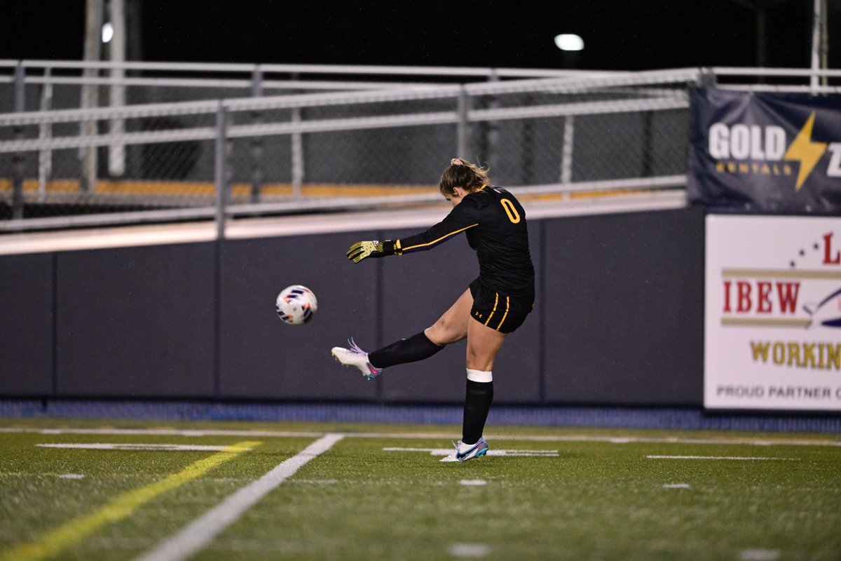 KentStSoccer's tweet photo. Focused and hungry⚡️
#GoFlashes | #Extend91 https://t.co/R5ZrbvcU21