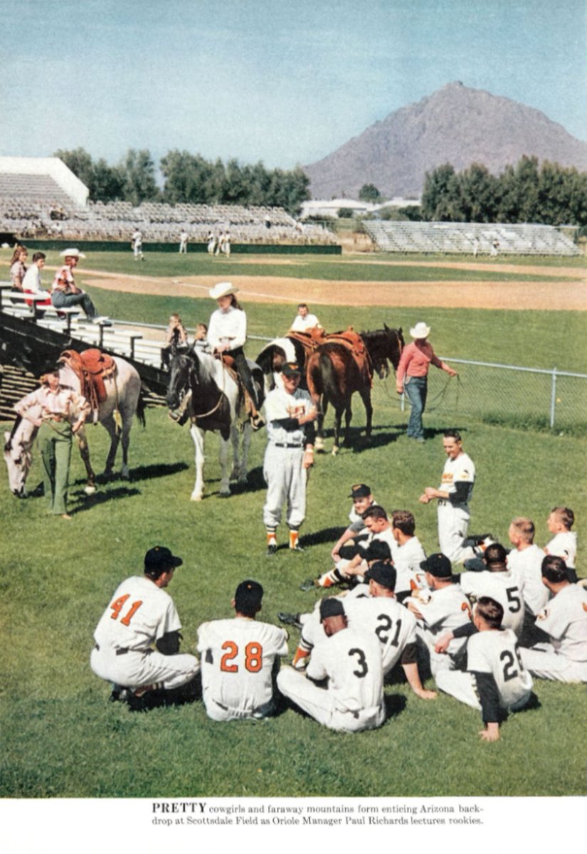 UTZAAKE's tweet image. #Orioles first #MLB team based at Scottsdale Stadium for spring training. saltriverstories.org/items/show/251 Featured on page 18 of #SInow 3/3/1958 issue. Anyone else notice fiberglass batting helmet with peculiar orange blackletter capital B? #PHXstories #flagstafffilms