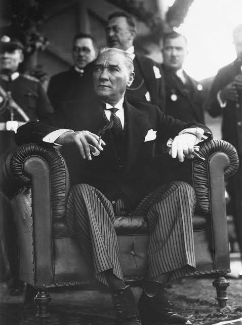 “Efendiler, yarın Cumhuriyeti ilan edeceğiz.”

- Mustafa Kemal Atatürk (28 Ekim, 1923)