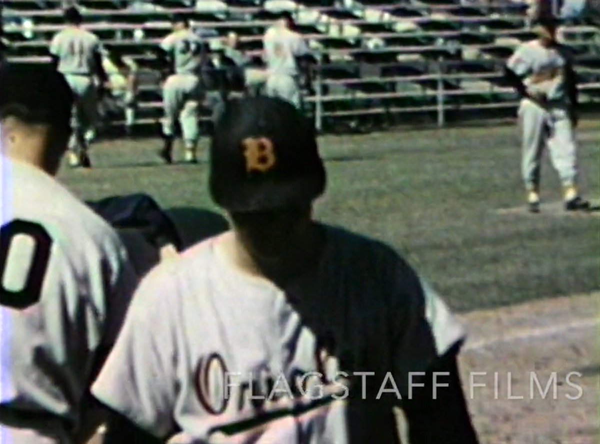 UTZAAKE's tweet image. #Orioles first #MLB team based at Scottsdale Stadium for spring training. saltriverstories.org/items/show/251 Featured on page 18 of #SInow 3/3/1958 issue. Anyone else notice fiberglass batting helmet with peculiar orange blackletter capital B? #PHXstories #flagstafffilms