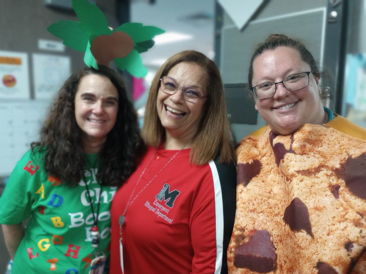 perezteacher's tweet photo. Mrs. Maciel, MISD Parent Liaison, hosted the Emergent Bilingual parents from the Melissa Ridge Education Center today. Michele Austin presented Positive Parent Tips. Misty Kusano and Kimberly Wimberly also presented PreK parent resources. @MRECCardinals 
@ElemSchools https://t.co/vHtl88NsSc