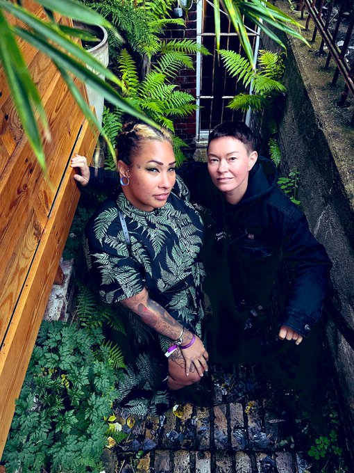 Je t&rsquo;adore   🌿🌿 @vonbettie @jizlee  📸 @ursinaevesperal  @PFFBerlin Mitosis Lab https://t.co/caK4XGwh<a class="tags" href="/tag/vonbettie">@vonbettie</a><a class="tags" href="/tag/jizlee">@jizlee</a><a class="tags" href="/tag/ursinaevesperal">@ursinaevesperal</a><a href="/tag/panerosfilmfestival"class="tags"><span>#panerosfilmfestival</span></a><a href="/tag/seaf2024"class="tags"><span>#seaf2024</span></a>