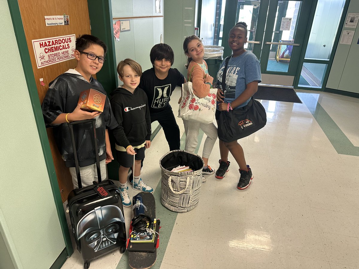 2WolfWorld's tweet photo. We had anything but a backpack day, very creative students❣️❣️ https://t.co/fbz1suU6lY