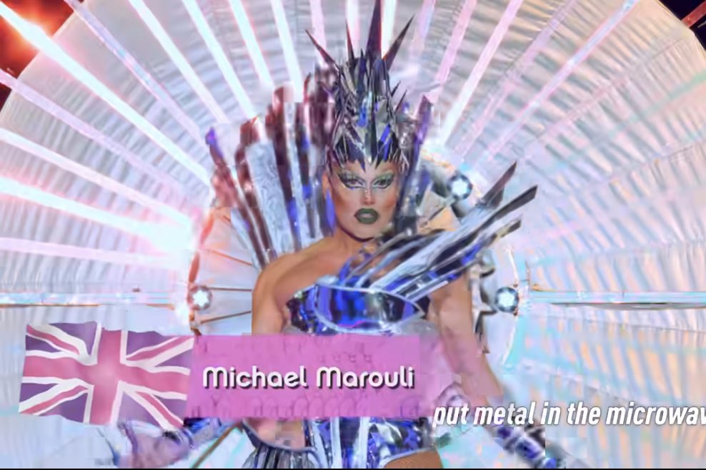 How did Graham Norton NOT make this comparison with Michael’s look!? 

#DragRaceUK #Eurovision