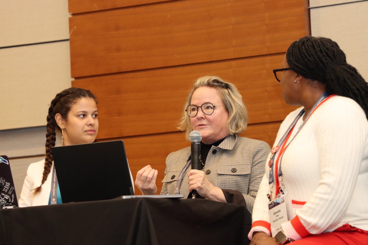 UH_SocialWork's tweet image. Photo recap of the “Reflections: Mentors And Mentees, Does Race Matter? Implications For Anti-Racist Teaching And Practice” session at #APM23 #cswe23