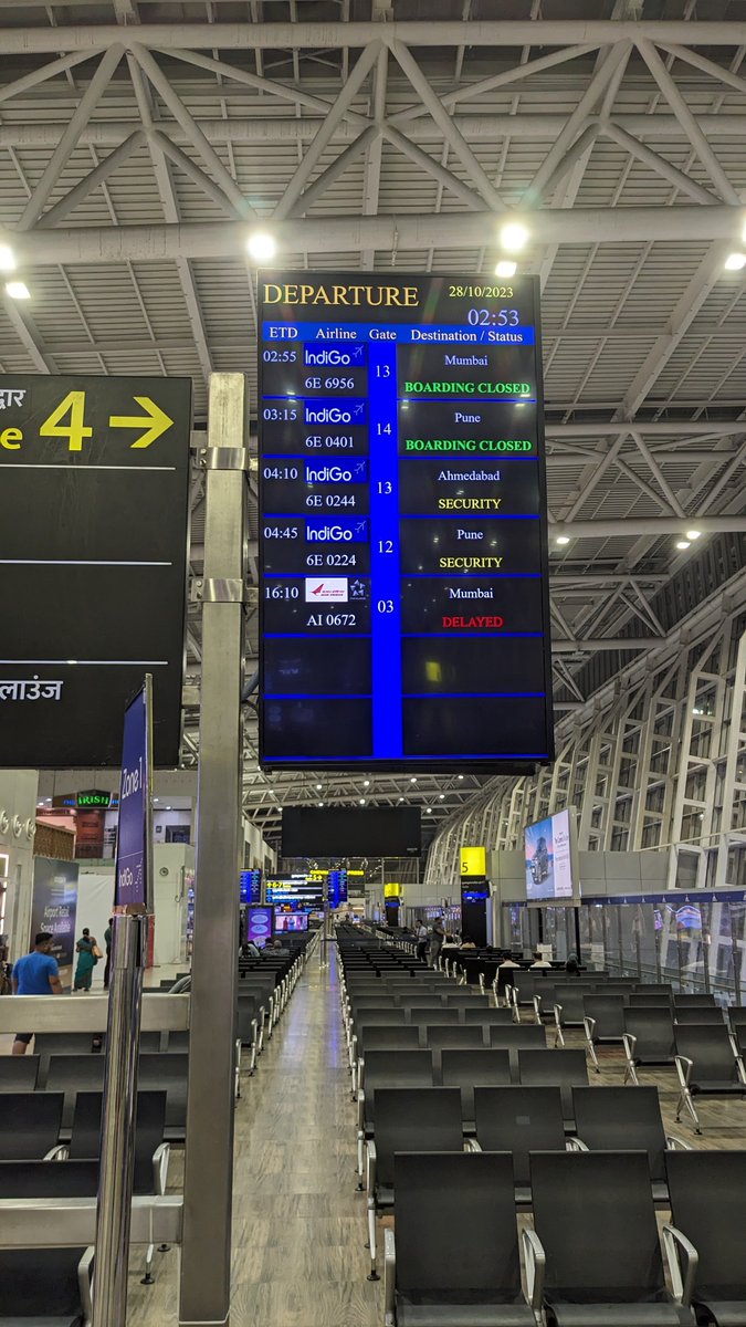 vyomgupta's tweet photo. @aaichnairport @AAI_Official @AirSewa4 @JM_Scindia 
Had a connecting flight from Chennai.  Flight status display not working. Had to go from gate to gate to know from which gate my flight is departing. https://t.co/RkHlFY6rFW