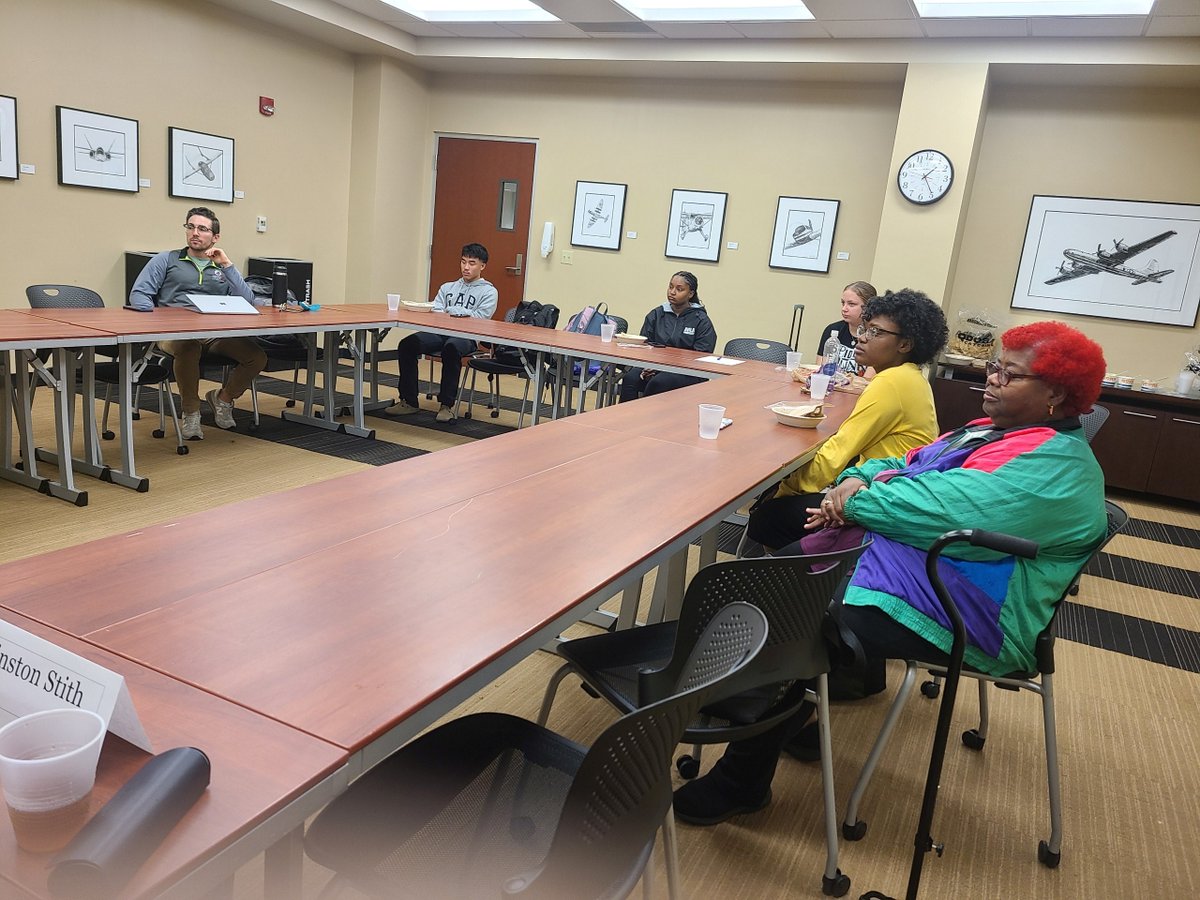 WichitaGEARUP's tweet photo. Thank you to the entrepreneurs and the students who came out for GEAR UP's local black entrepreneur talk. We're fired up after the inspiring lessons given. Be on the lookout for more Wichita GEAR UP events! https://t.co/4I9g9cfhIv