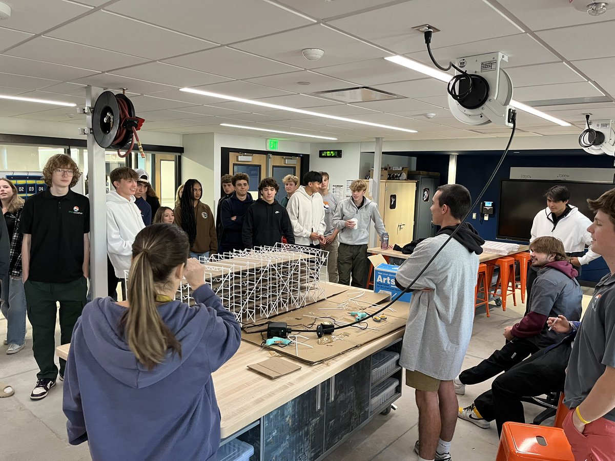 EPICCampusLPS's tweet photo. Conservation Ecology students studying alkaline and water hardness; and Construction Design students studying great design like the Pompidou in France and recreating the design collaboratively. #whew! #whataday #Fridaylearning #itsEPIC #learningneverstops #youbelonghere https://t.co/44Qxygbrst