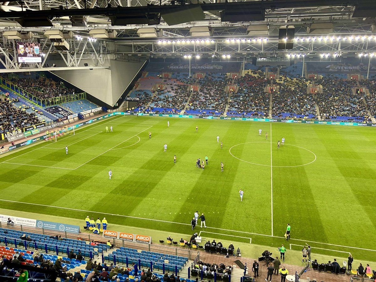 randalldejong's tweet photo. Vitesse vs PEC Zwolle #eredivisie #vitesse #peczwolle #vitpec https://t.co/qu63u5v45E