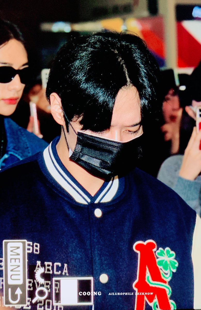 LeeKnowBrasil's tweet photo. #PREVIW 🐰 27.10.23

Fotos do #LEEKNOW no aeroporto, a caminho do show no Japão, em Tóquio, para a 5-STAR Dome Tour 2023.

#스트레이키즈 #리노 #LEEKNOW #StrayKids @Stray_Kids 🦋

Cr. cooing_leeknow https://t.co/A5PeRQBRqK