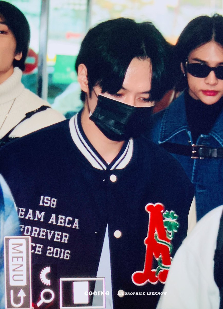 LeeKnowBrasil's tweet photo. #PREVIW 🐰 27.10.23

Fotos do #LEEKNOW no aeroporto, a caminho do show no Japão, em Tóquio, para a 5-STAR Dome Tour 2023.

#스트레이키즈 #리노 #LEEKNOW #StrayKids @Stray_Kids 🦋

Cr. cooing_leeknow https://t.co/A5PeRQBRqK
