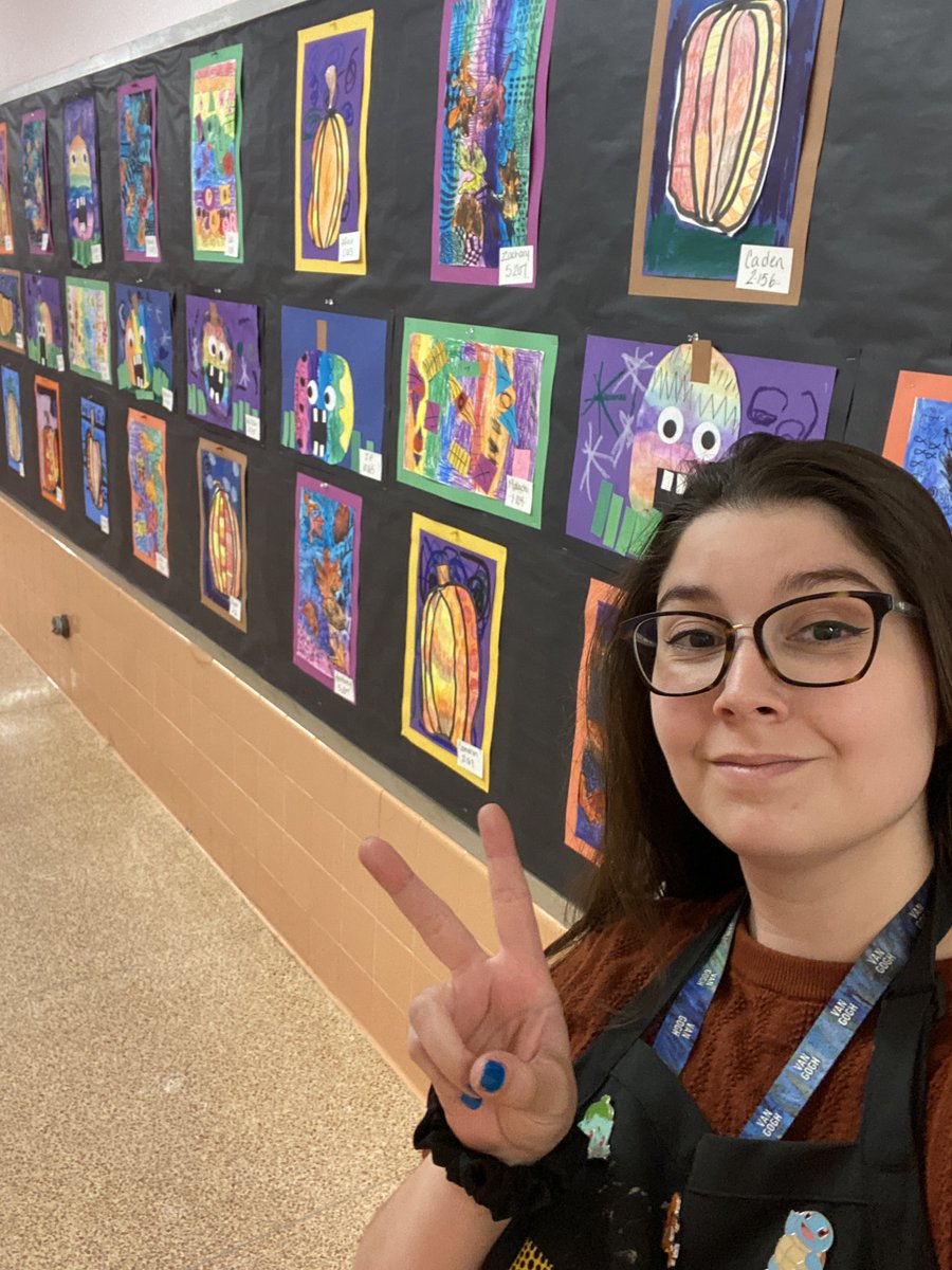 MsDTeachesArt's tweet photo. Barnum hallways are decorated with fabulousness! https://t.co/q27RlhYJZQ