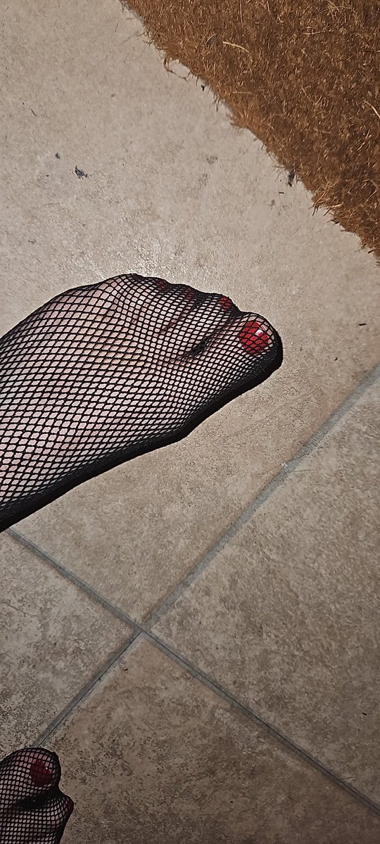 GoddessSlave86's tweet photo. My foot

#feetfinder #feetcontent #feetpicsforsales https://t.co/zqZJ0Rq4vm
