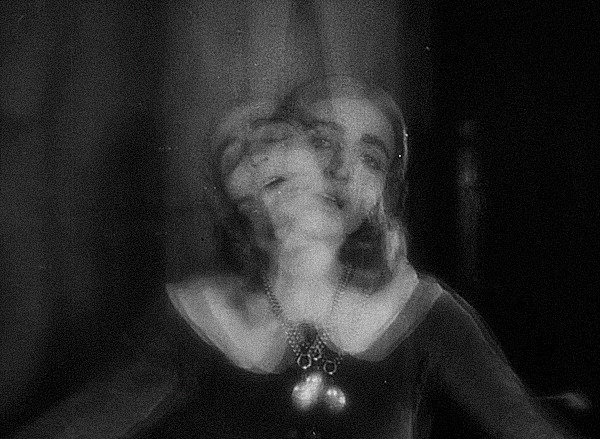 Swept away by the mesmerising 1928 adaptation of THE FALL OF THE HOUSE OF USHER, screening as part of London Month of the Dead, with glorious live musical accompaniment from Stephen Horne and Elizabeth-Jane Baldry.