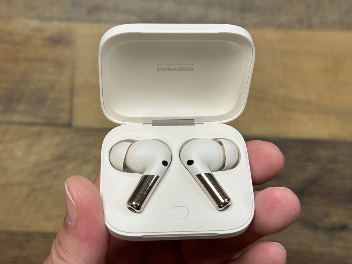 grant_likes's tweet image. 1113 of 5000 #OnePlusBudsPro2 #MistyWhite 

#oneplus @oneplus @OnePlus_USA