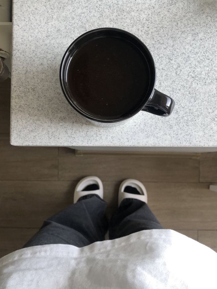 hoonpsx's tweet photo. Bored man today (nie byłby bored gdyby był teraz na jeju) https://t.co/duBwuQhGRj