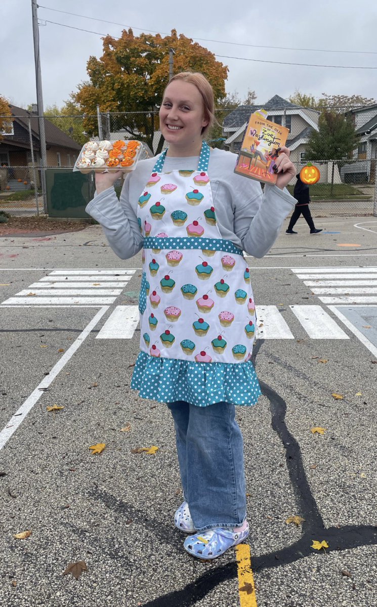 Today was Character Day at school. I was our class hero, Zoe Washington. 🧁

We spent all afternoon reading the last six chapters of the book and eating mini cupcakes because is nothing better than hearing, “One more chapter!!” 🥰 

Thanks @JanaeMarksBooks for inspiring us! ❤️