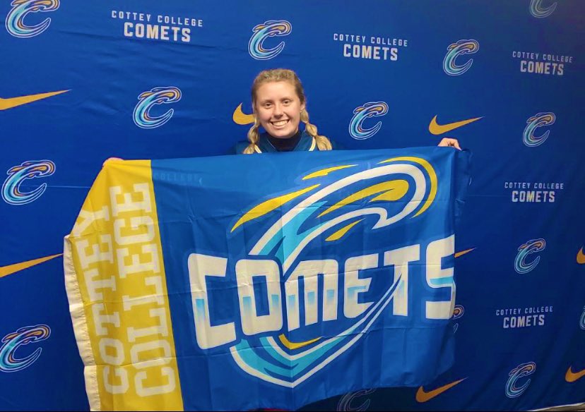 Lottey Dottey this girl committed to Cottey. So excited for the opportunity to play for Coach Klinginsmith and Coach McKinzie. Thank you Coach K for this amazing gift. I can’t wait to get to work! #HaileysComets <a href="/CoachKling/">Rebekah Klinginsmith</a> <a href="/CotteyCometSB/">Cottey College Softball</a>