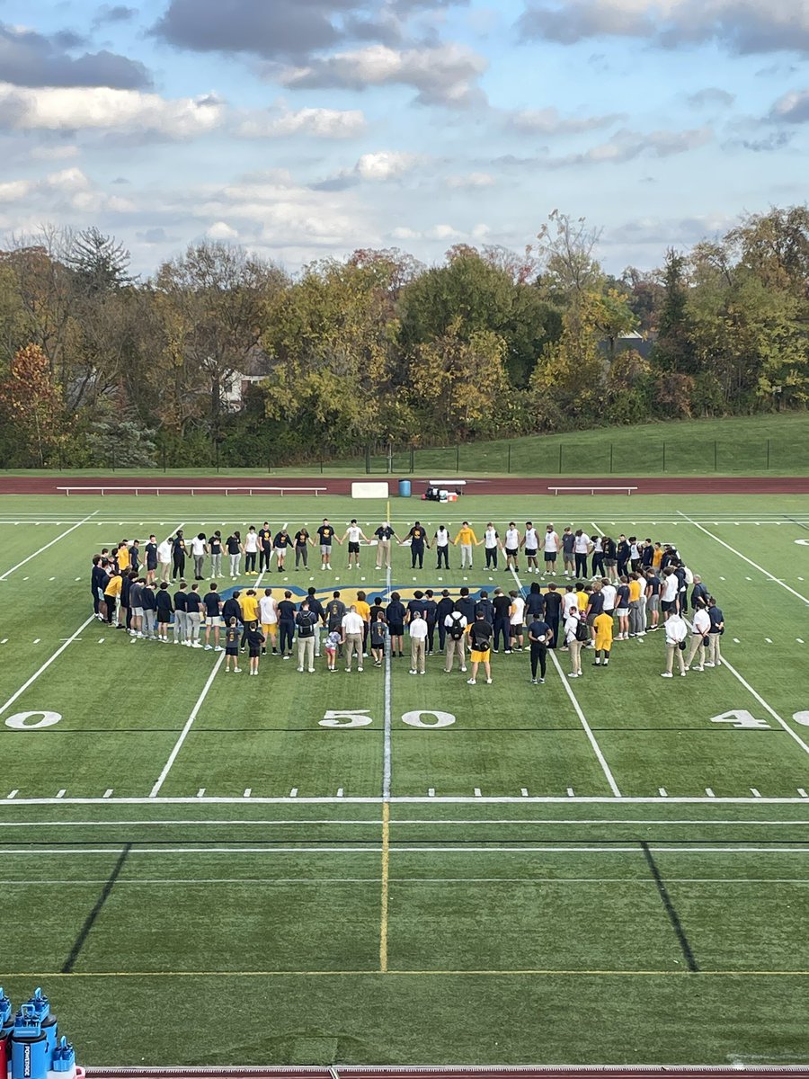 MoellerFootball's tweet photo. #5 Moeller has arrived at MSJ for the first round of the OHSAA playoffs! 🙌 https://t.co/6LgSh4ceT3