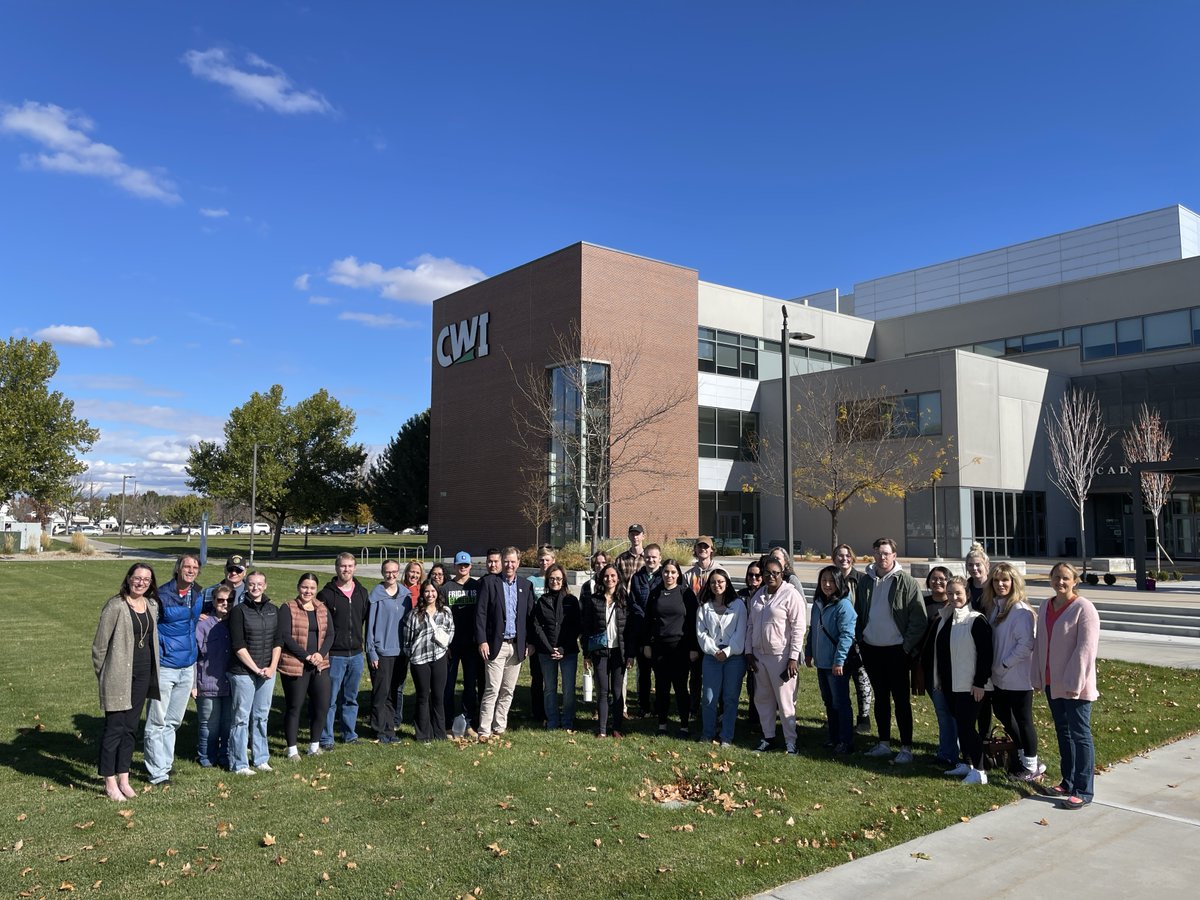 cwidaho's tweet photo. Thank you to City of Nampa Mayor, Debbie Kling, for joining College of Western Idaho President Gordon Jones, students, and faculty on Friday, Oct. 27, to celebrate a proclamation for Exercise is Medicine Month. 💪 https://t.co/MLz6yW4KmF