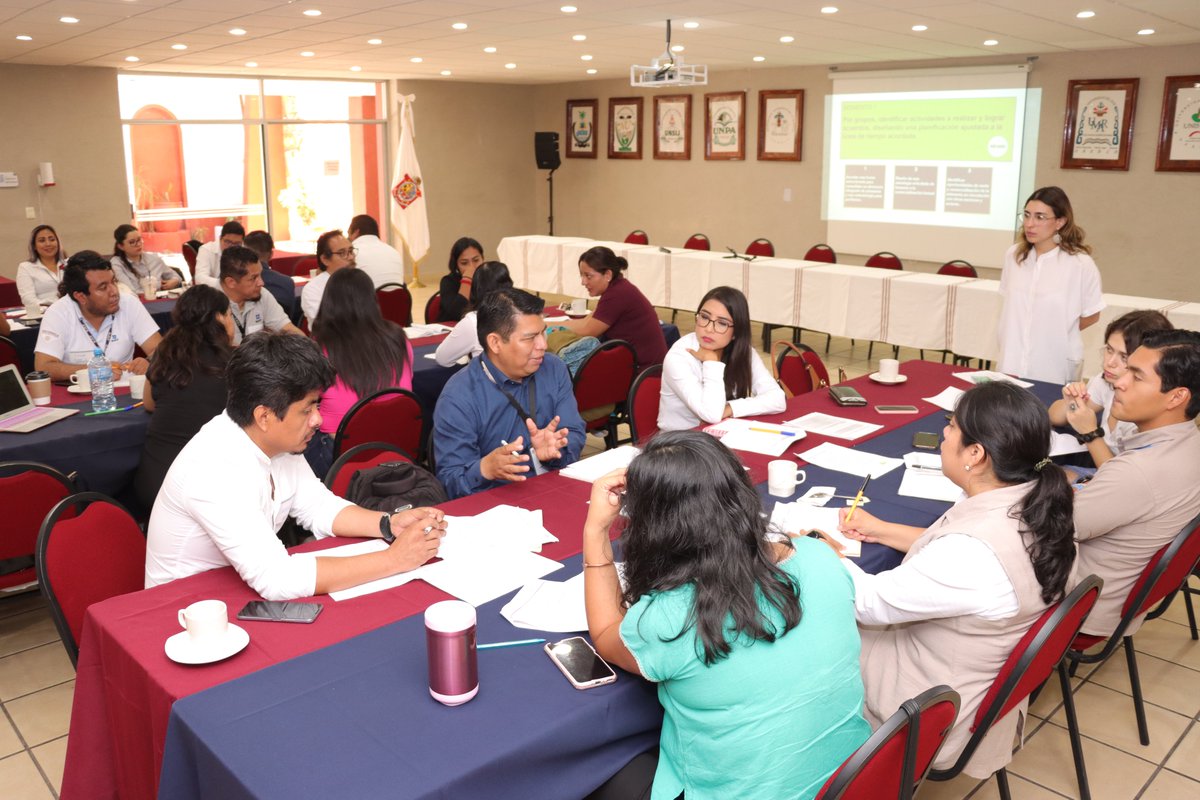 Secretaría de Desarrollo Económico Oaxaca (@deseconomicooax) on Twitter photo Lo anterior, con la asesoría de la especialista líder en innovación y creatividad de <a href="/el_BID/">Banco Interamericano de Desarrollo</a>, Alejandra Luzardo, la Coordinadora de Proyectos de la consultoría internacional UNIT (<a href="/servdesignunit/">unit</a>), Valentina López y la Consultora de Diseño Estratégico de UNIT, Zabel Revuelta. Lo anterior, con la asesoría de la especialista líder en innovación y creatividad de <a href="/el_BID/">Banco Interamericano de Desarrollo</a>, Alejandra Luzardo, la Coordinadora de Proyectos de la consultoría internacional UNIT (<a href="/servdesignunit/">unit</a>), Valentina López y la Consultora de Diseño Estratégico de UNIT, Zabel Revuelta.