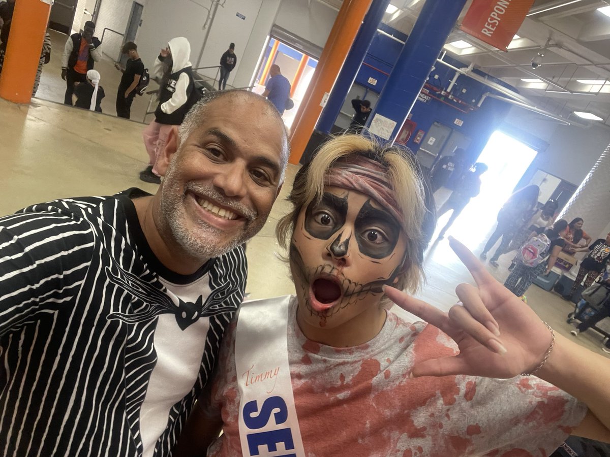 J_Ramirez991015's tweet image. Amazing time @HMLSrHighSchool #HOCO Pep Rally. #WeAreHML @MDCPSNorth @HITS973 @MiamiLakesNews @cityofhialeah