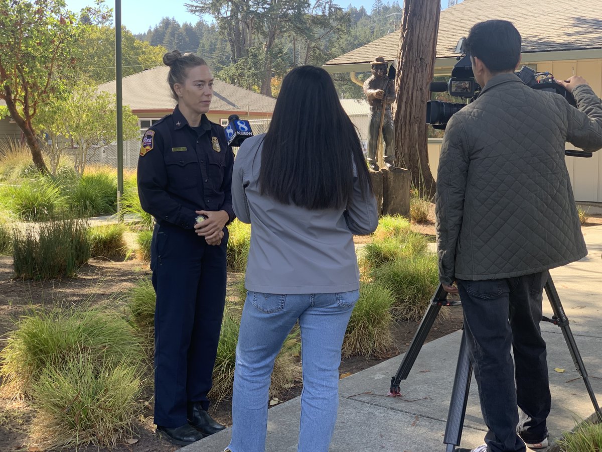 A Red Flag Warning &amp; Wind Advisory in affect this weekend. Thanks @BrisaColonKSBW &amp;📹Daniel Ruelas who spoke with Forester Sarah Collamer (under the watchful eye of Smokey Bear) at Felton Headquarters today. Catch the story tonight! #CaWx
<a href="/ksbw/">KSBW Action News 8</a> <a href="/sccounty/">Santa Cruz County</a> <a href="/sanmateoco/">County of San Mateo</a> <a href="/NWSBayArea/">NWS Bay Area 🌉</a>