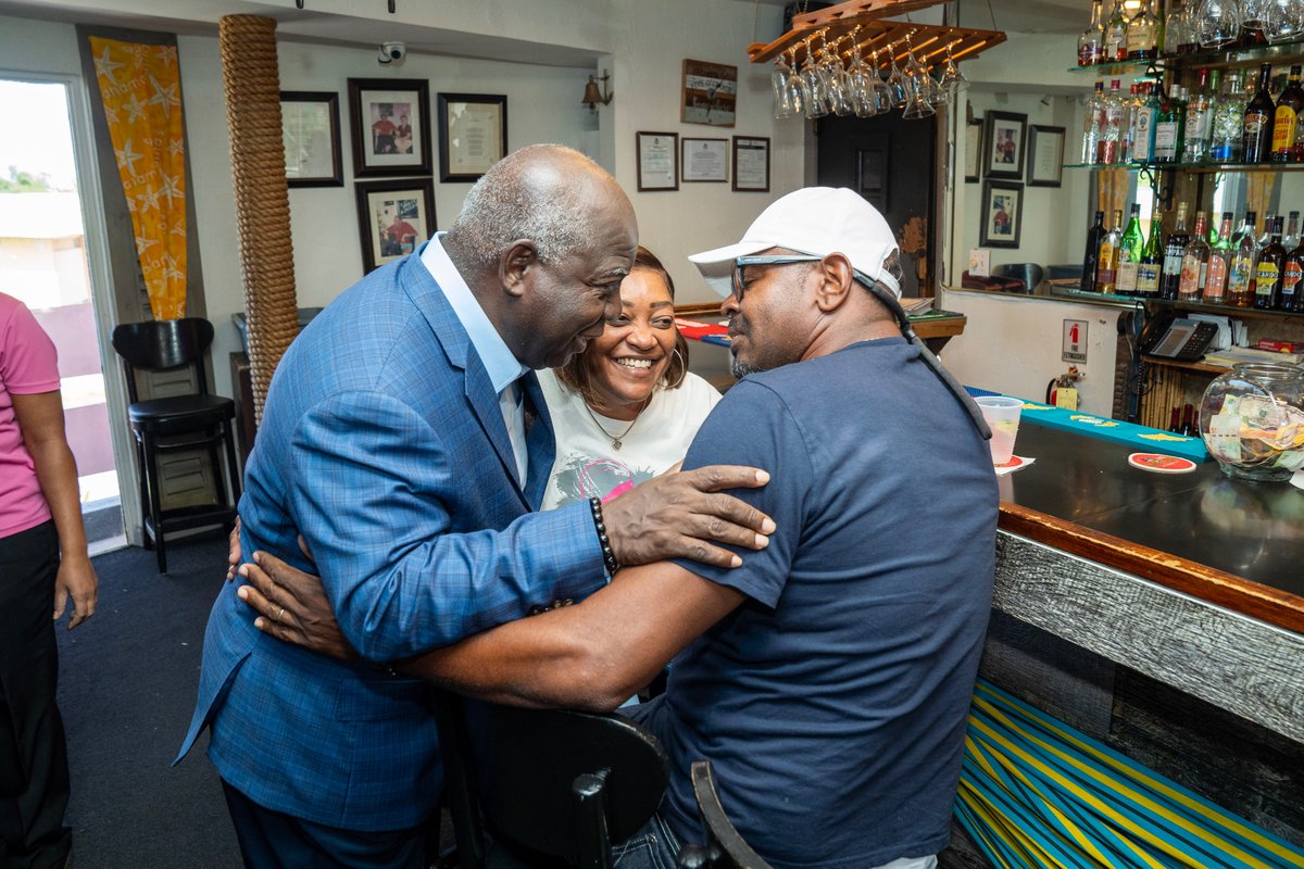HonPhilipEDavis's tweet photo. Every day, I hear the stories of Grand Bahamians working tirelessly, pushing through challenges with unmatched determination. Your stories inspire and drive me. Know this: I've got your back, and I'm fighting for you every step of the way. https://t.co/n1IQWotqlH