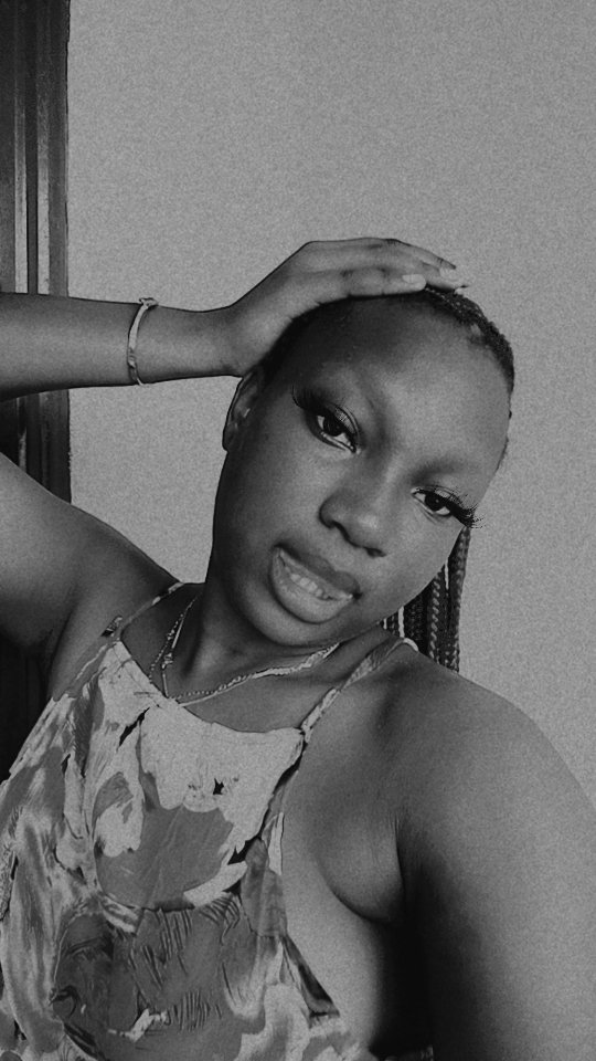 FebruaryOmo's tweet image. I try abi I no try😣