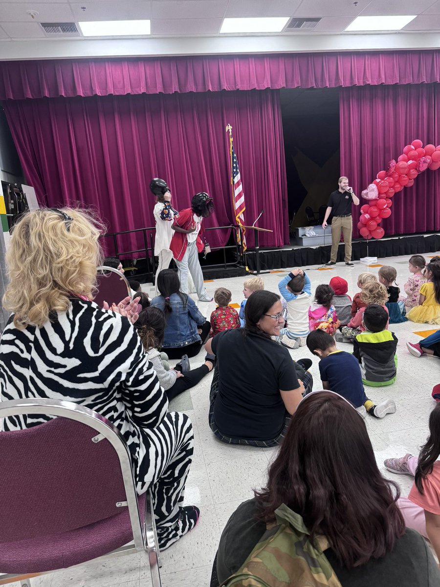 PowellEPISD's tweet photo. We had a great presentation to wrap up our Red Ribbon Week today. Thank you to @epchihuahuas for bringing Chico, the kids loved him!

#ItStartsWithUs https://t.co/lQerGUfK7G