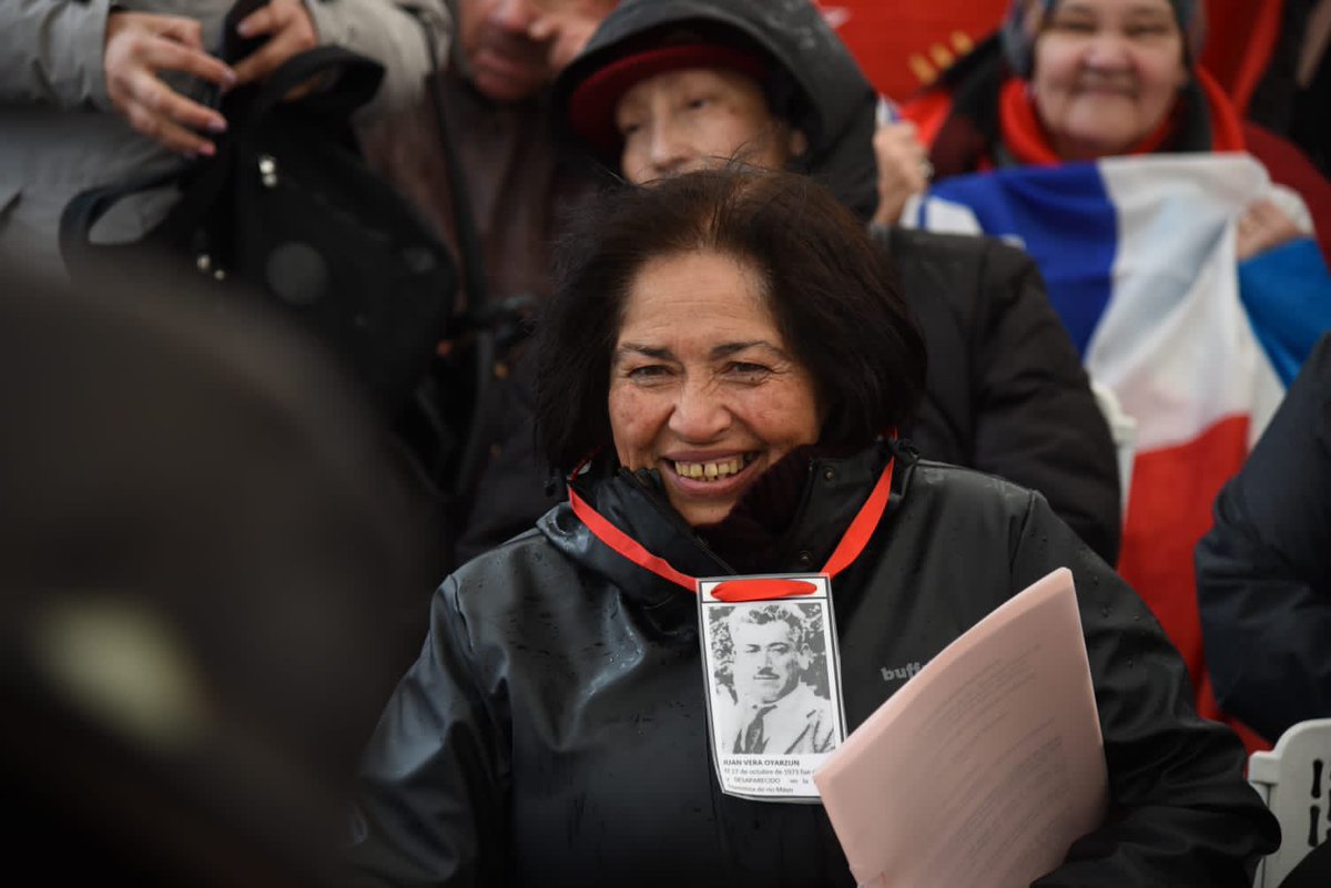 culturas_cl's tweet image. Hoy asistimos a la ceremonia de instalación de una placa en memoria de los tres Detenidos Desaparecidos del Caso Coyhaique, hito que se llevó a cabo en Coyhaique Alto, frontera entre Chile y Argentina.
🌹#50AñosDelGolpe