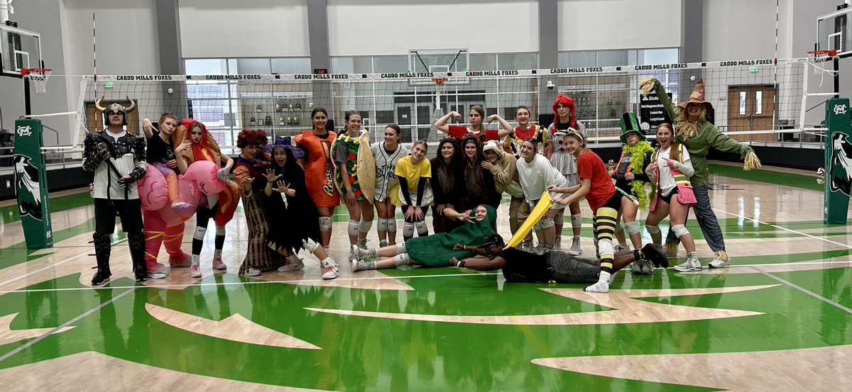 CaddoVolleyball's tweet photo. Happy (almost) Halloween from the Caddo Volleyball Family! 🎃 💚 We are ready to spook those bulldogs on Monday! https://t.co/ADUaENGuM6
