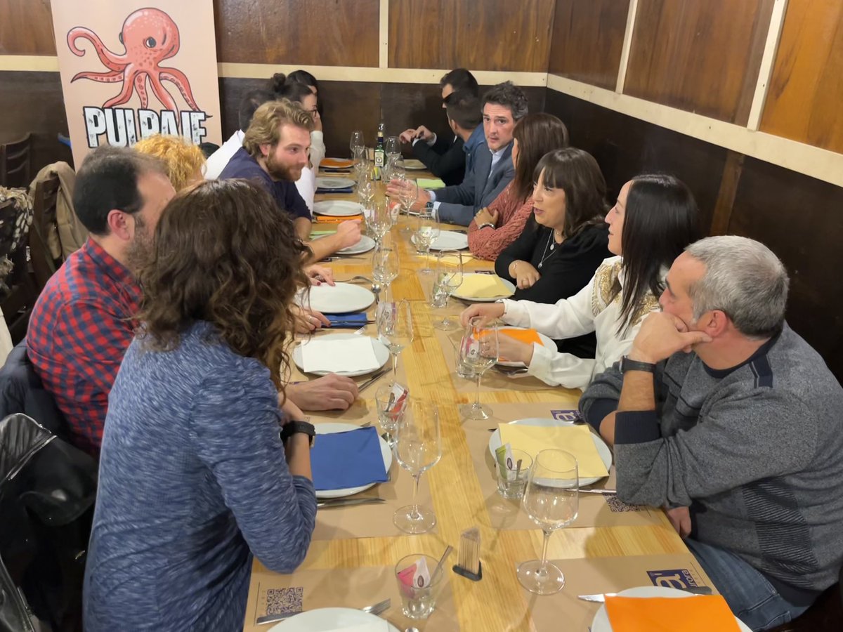 JavierAriasFouz's tweet photo. Remato o día en #Lugo, no #Pulpaje networking de @AJELugo onde compartimos ideas e proxectos futuros dos xóvenes empresarios da provincia sempre co apoio da @Xunta https://t.co/YPsoQkjOyo