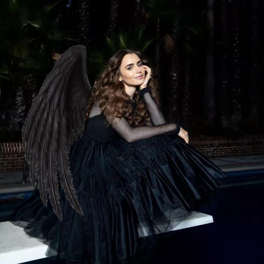 deathlyrcse's tweet photo. . . ⇢ [Little Laurier posted a photo:] ˎˊ˗

— dark angel maybe? Rushed this costume but I got it done just in time for the party! (P.S. the other wing broke before the photo but I attached it back already!) https://t.co/Cx5depMHY8