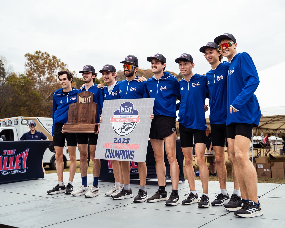 Drake_TFXC's tweet photo. 𝟐𝟎𝟐𝟑 𝐌𝐕𝐂 𝐗𝐂 𝐂𝐡𝐚𝐦𝐩𝐢𝐨𝐧𝐬𝐡𝐢𝐩𝐬

Brooke Mullins | Individual Women's 6k Champion

Drake Men's XC | 8k Team Champion

🏃‍♂️🏃‍♀️📰 https://t.co/1tMU1VugUo

#DSMHometownTeam https://t.co/M9VGthwDYs