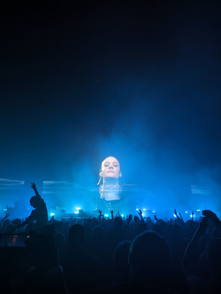 ThatLadCallum's tweet photo. The Chemical Brothers. Unreal. https://t.co/HGVKfRcFOl