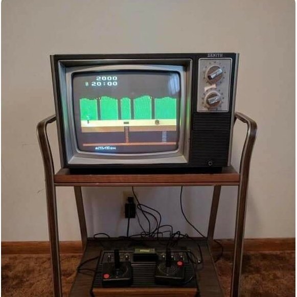 Ilovenostalgia's tweet photo. Unless you were there in 1982, you can't even imagine how cool this setup was... https://t.co/mCubmABASD