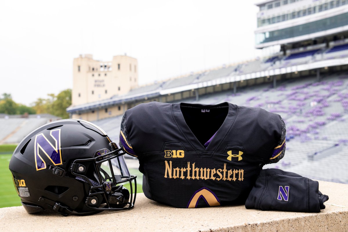 NUFBFamily's tweet image. They're Back ⚫️⚫️⚫️

The Gothics return to Ryan Field.