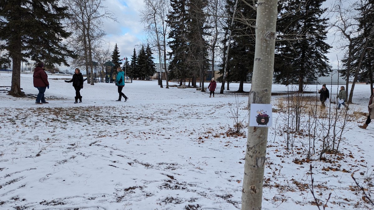 ChelsiJR's tweet photo. Taking Learning Outside at @ATALocal48 Institute Day! Thanks to all the folks that braved the snow, learned about our outdoor initiatives and bundled up for a scavenger hunt to take our experience on the move! @FMPSD @FMCSD @GEOEC https://t.co/ieDu1R7EYZ