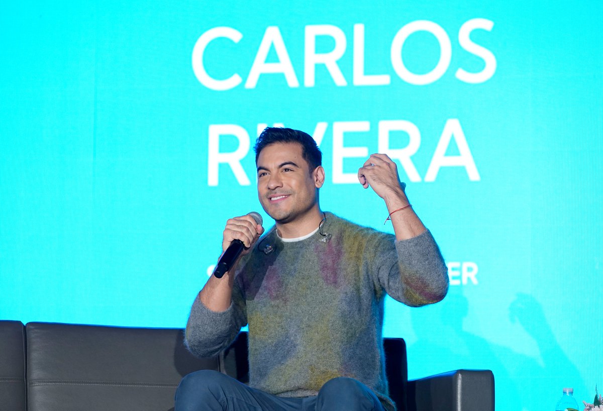 LatinGRAMMYFdn's tweet photo. 🎹🥁No music, no party 🎼 Gracias @_carlosrivera por compartir tu música con nosotros.🎤

#LatinGRAMMY Master Series: Educación Financiera 💚💙 #LatinGRAMMYFoundation https://t.co/y7OL7m5oI5