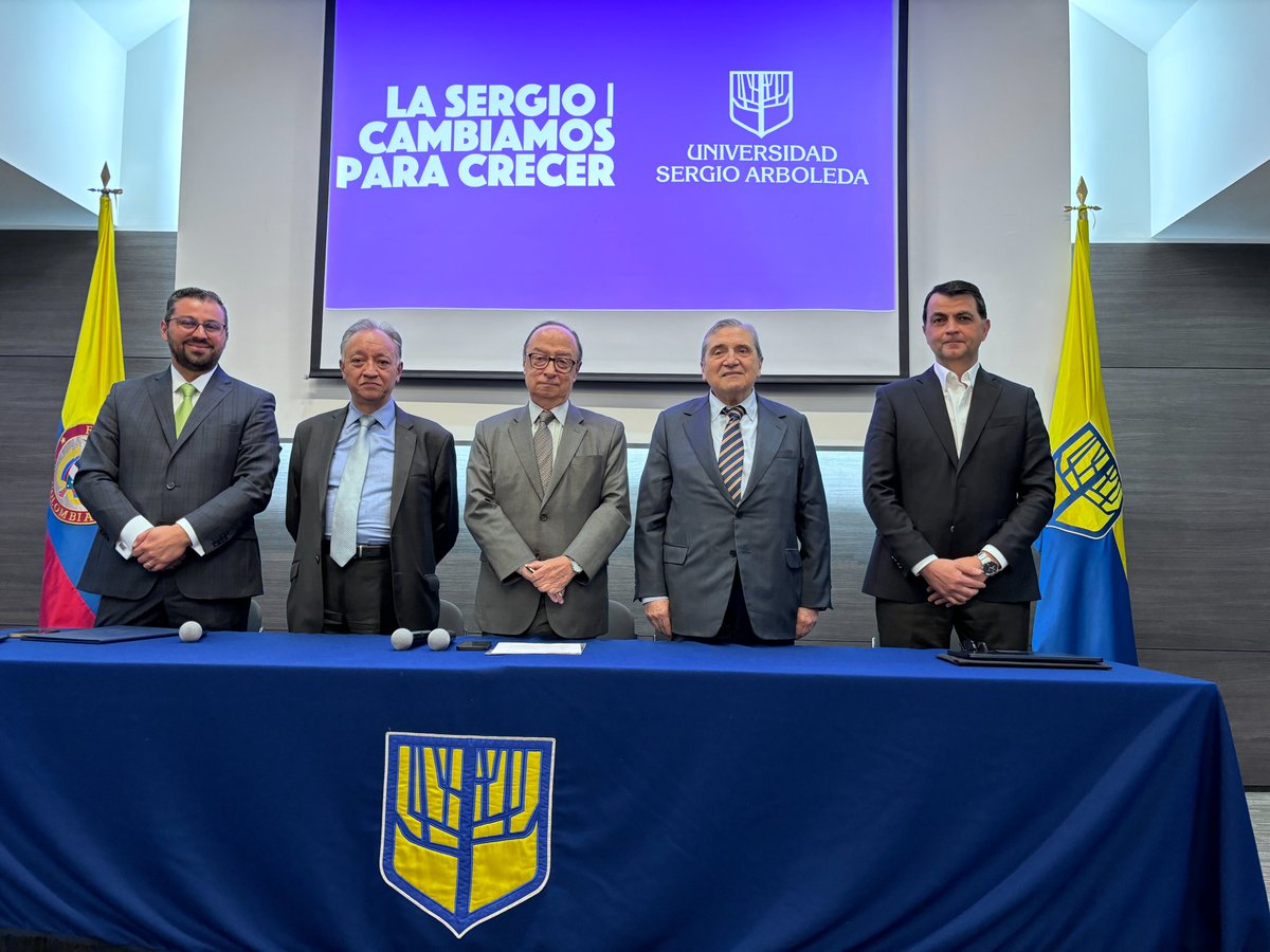 USergioArboleda's tweet photo. 💛💙La Sergio trabaja en iniciativas enfocadas en crear nuevas rutas para el crecimiento institucional.  Entérate de los nuevos cambios en la Vicerrectoría Académica y la nueva Vicerrectoría de Relaciones Institucionales. 👉https://t.co/jvZMJtyzsz https://t.co/49EiLb3IOJ