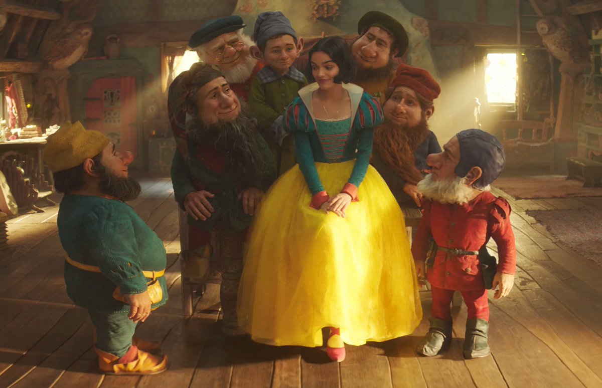 daveleedwnundr's tweet photo. Rachel Zegler looks stunning as Snow White! She's perfect casting... has the classic look, a stunning voice,  a demure exterior and a feisty interior that will breathe new life into a character that is regularly called "boring." Cannot wait for this. https://t.co/kltiaXDBhJ