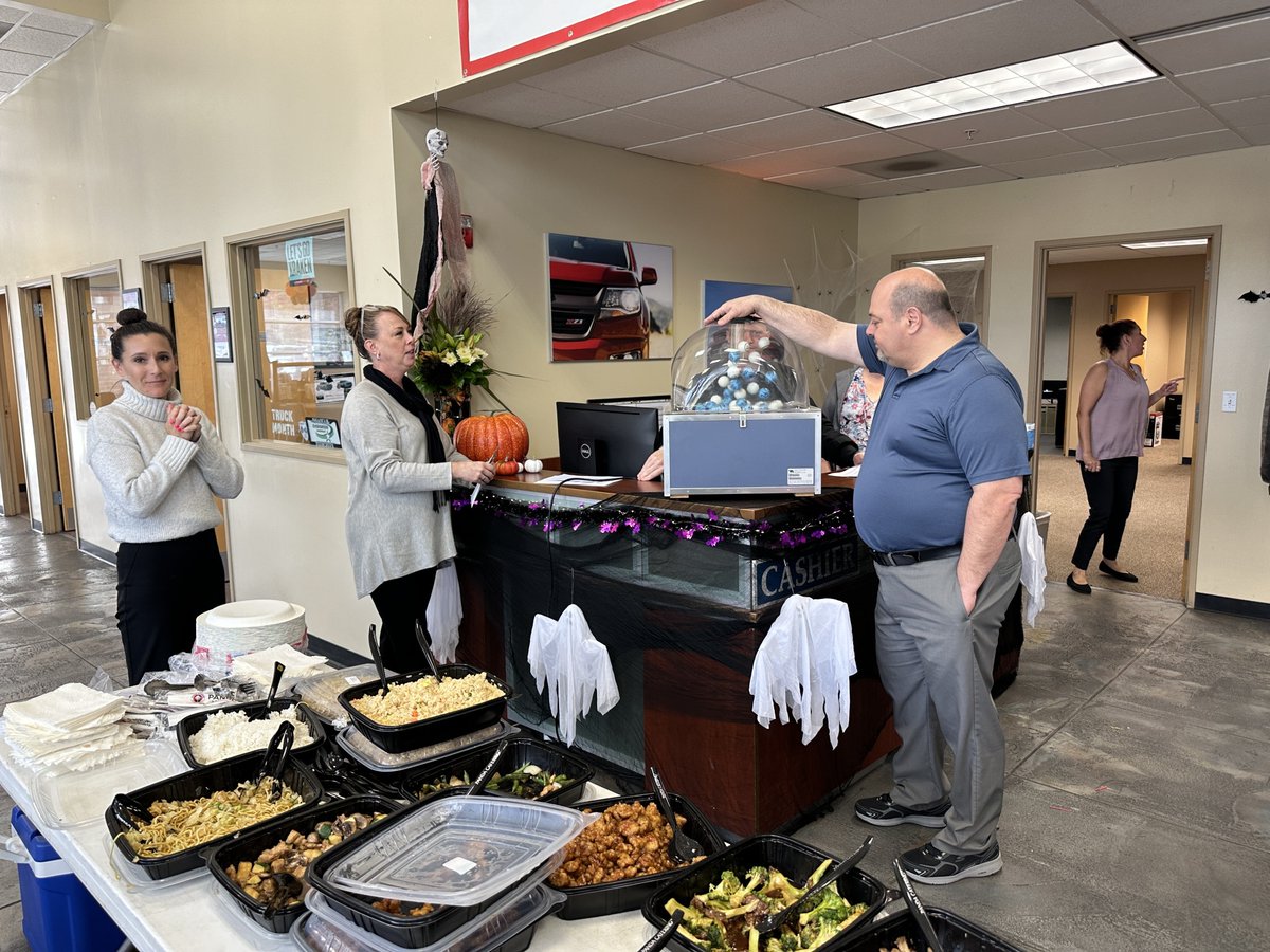 evergreenchevy's tweet photo. Every month, Evergreen Chevrolet gathers together to celebrate the birthdays of our wonderful employees with a fantastic free lunch and an assortment of gifts! We love celebrating our amazing staff! 🎈🎉 https://t.co/EHQXUIc49A