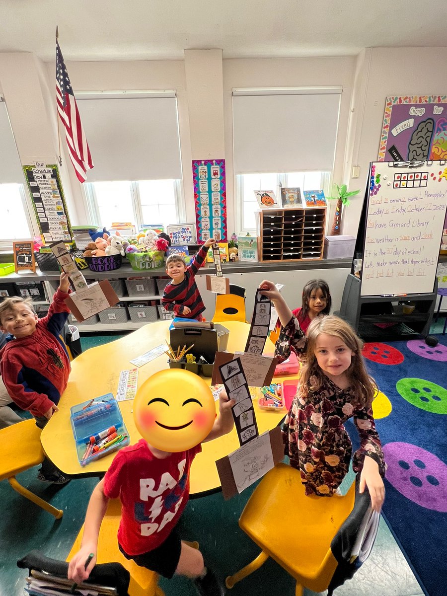 MrsDriscoll_'s tweet photo. This week we worked on sequencing and retelling  the events of a story! We ended the week with Room on a Broom and created our own retelling brooms! 🧹🧹🧹 https://t.co/Z6E0AqCq3u
