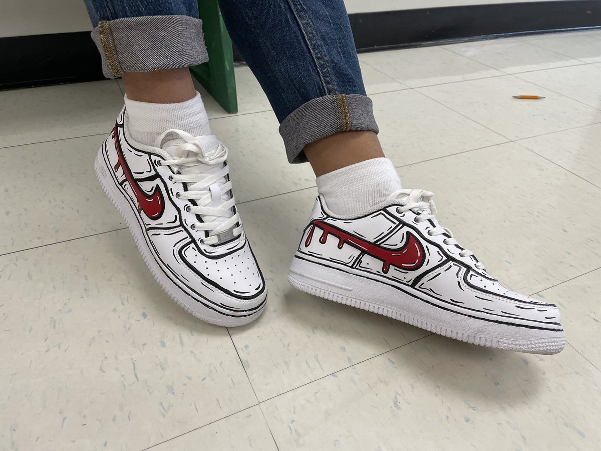 ashlyngrem's tweet photo. TWIN DAY WITH THE BEST!! @mc_mcmeans #popart #twinning #redribbonweek #artteachers #alwaysextra especially @tkteachesart and her amazing shoes! 😍 #nikes https://t.co/I1B7fQC7Vh