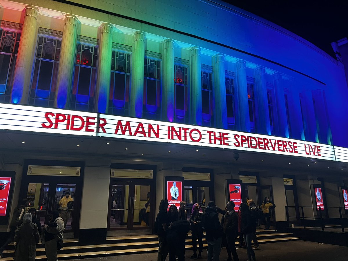 WatchWithZaq's tweet photo. What an experience! @EventimApollo https://t.co/6Nroo3ogmU