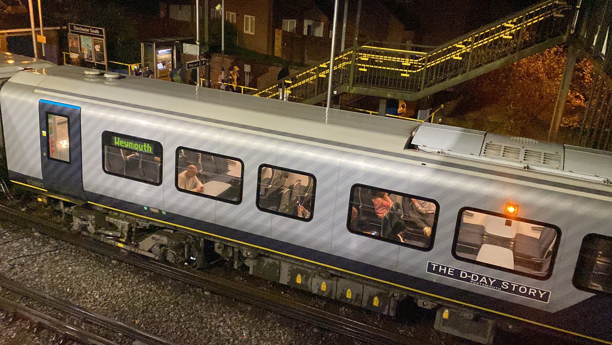 swtransport_'s tweet image. 444040 awaiting departure at Dorchester South ending off my day

Great day out with @benstone241, @EthanAfro and @abstractgamer7 around London and seeing @geofftech's show earlier