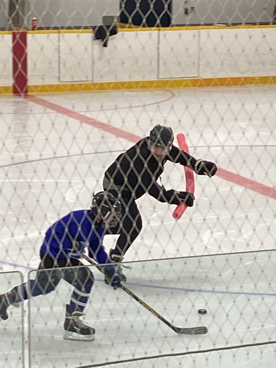 Noodle Hockey! Where the coaches hit the players with pool noodles to help them learn about playing under pressure….or the coaches simply having the best time ever. Maybe both 🤣 #hockeyforlife #fridaynightpractice