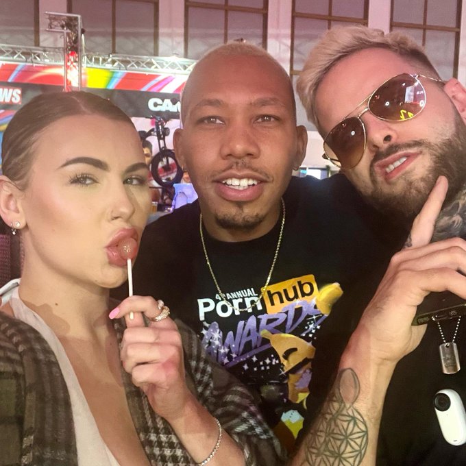 like if u think these would look good in me? @Rickybehavior @ElisJournal https://t.co/pHSuIsTN8k<a class="tags" href="/tag/rickybehavior">@rickybehavior</a><a href="/tag/psgfcb"class="tags"><span>#psgfcb</span></a><a href="/tag/psgbarca"class="tags"><span>#psgbarca</span></a>